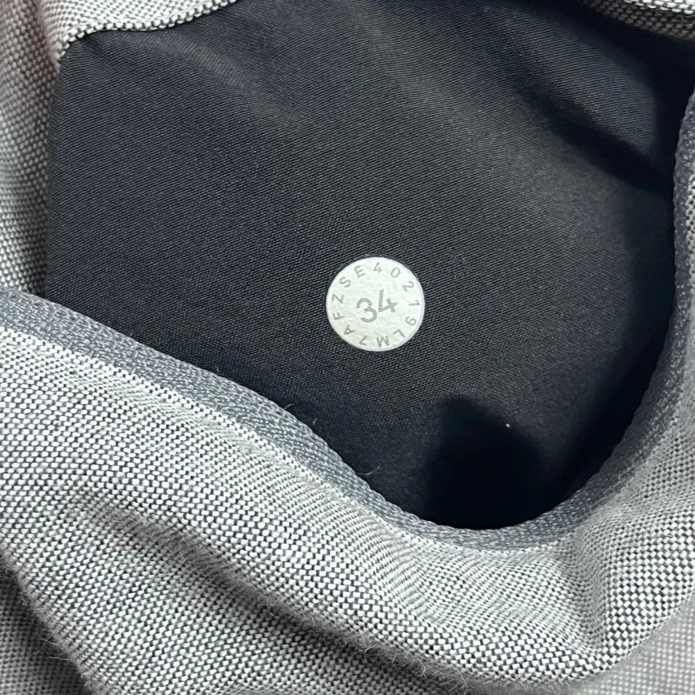 Lululemon Commission Short Classic 9 Warpstreme Grey Mens 34 LM7AFZS